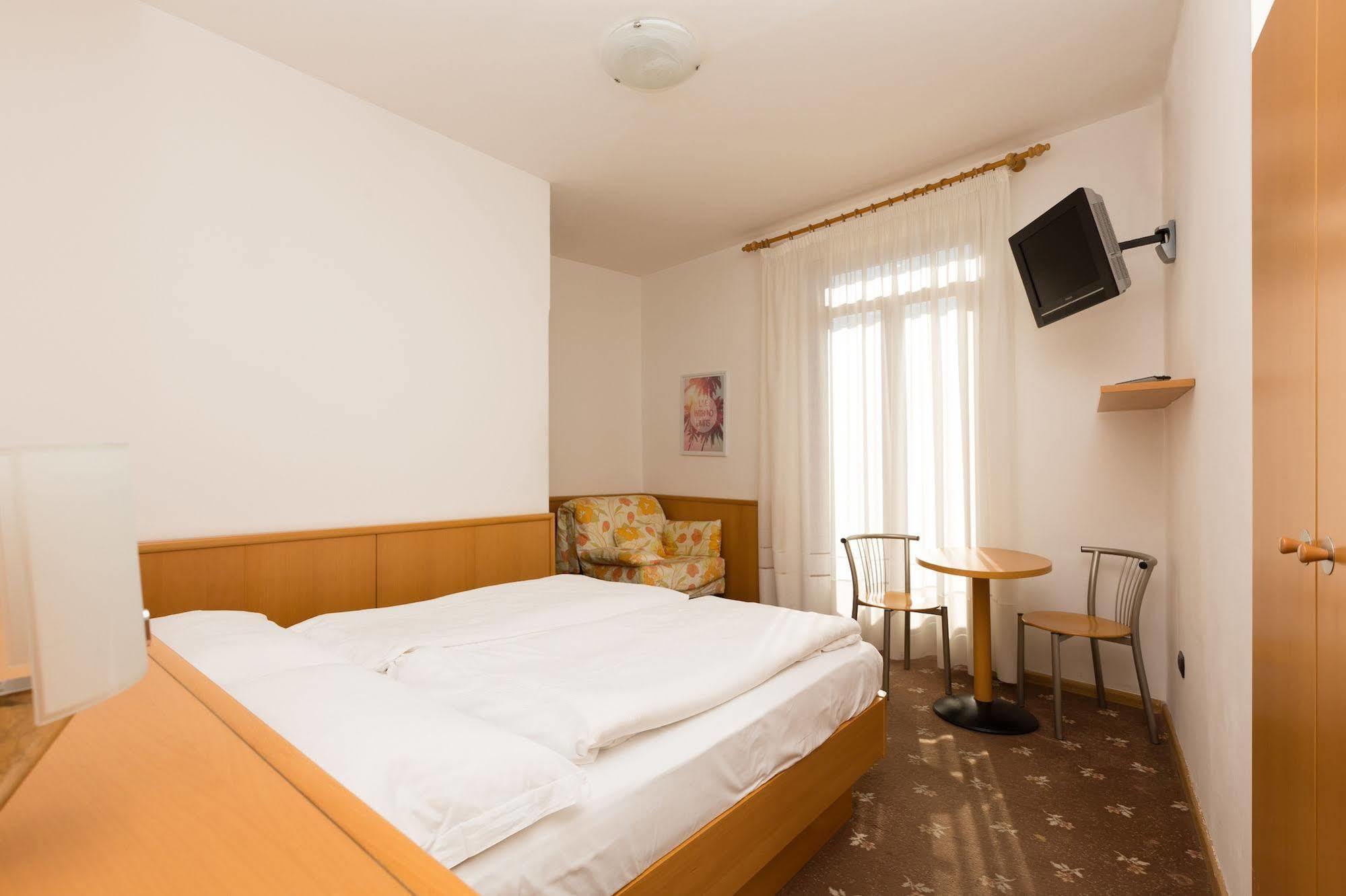 Bed and Breakfast Casa Nataly Torbole Sul Garda Екстер'єр фото